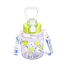 Пляшка для води Gucgres дитяча 650 мл на ремінці зелена (LG-2394098910) Пляшка для води Gucgres дитяча 650 мл на ремінці зелена (LG-2394098910)