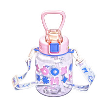 Пляшка для води Gucgres дитяча 650 мл на ремінці рожева (LG-2394098911) Пляшка для води Gucgres дитяча 650 мл на ремінці рожева (LG-2394098911)