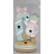 Новорічна декоративна фігурка з підсвіткою 12×8,5×21 см Новорічний декор Сніговик з тростинкою з порцеляни CR-6-10 (LG-CR-6-10)