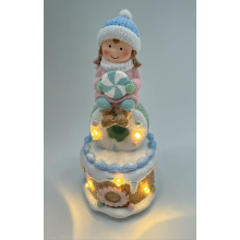 Новорічна декоративна фігурка з підсвіткою 10,5×10×20,5 см Новорічний декор Дівчинка з зефіркою з порцеляни CR-6-13 (LG-CR-6-13)
